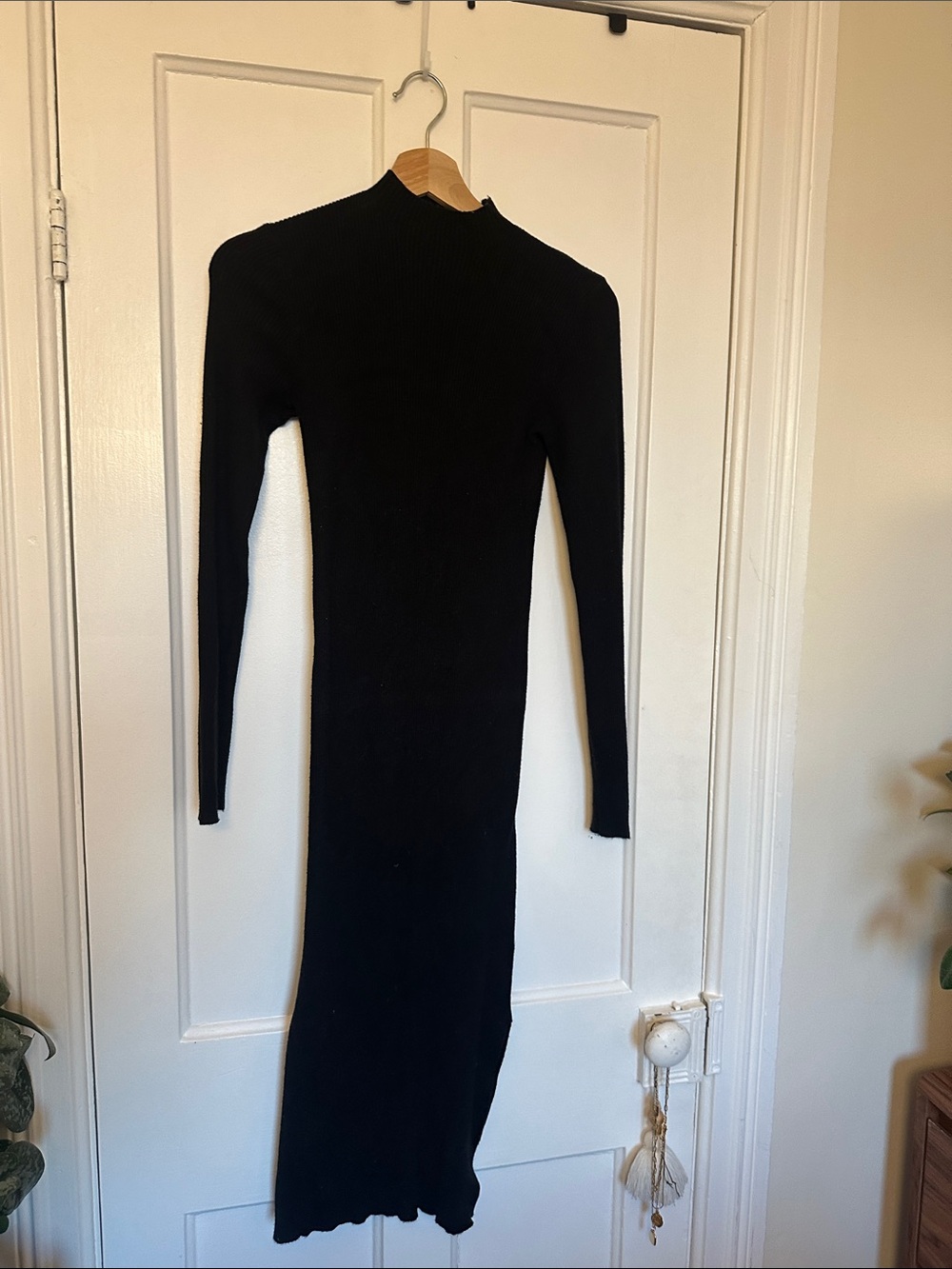 Olivia & James Black Long Sleeve Ribbed Knit Maxi Dress